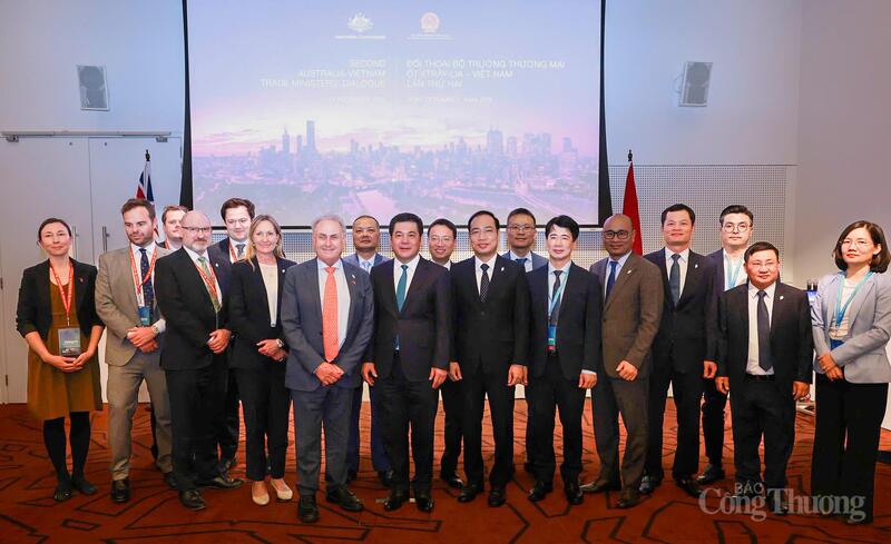 Australia cũng hoan nghênh Việt Nam chủ trì APEC năm 2027 và nhất trí cùng phối hợp đảm bảo thành công của diễn đàn này.