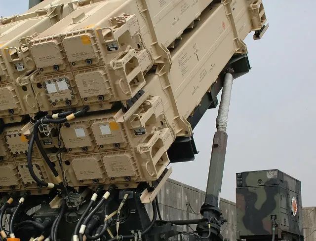 Do nguồn cung từ sản xuất không đáp ứng đủ, Hoa Kỳ đã đề nghị Nhật Bản chuyển giao tên lửa Patriot. Ảnh: DefenseTalk