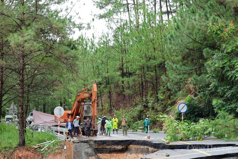 UBND tỉnh Lâm Đồng huy động các lực lượng hỗ trợ tại đoạn Đèo Mimosa bị đứt gãy