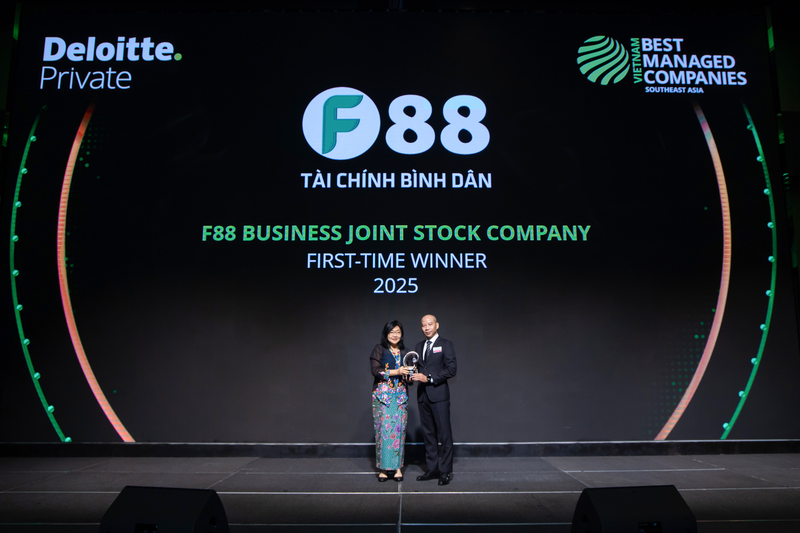 Đại diện F88 nhận danh hiệu Vietnam Best Managed Companies 2025