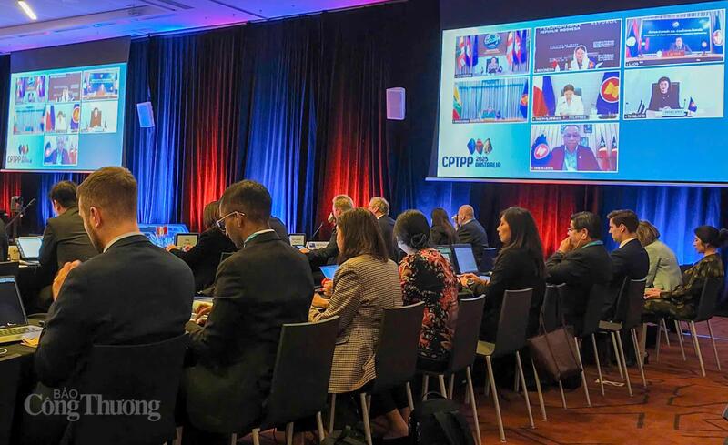 Конференція проводилася в комбінованому форматі очного та онлайн-з'єднання. Фото: Нгуєн Мінь