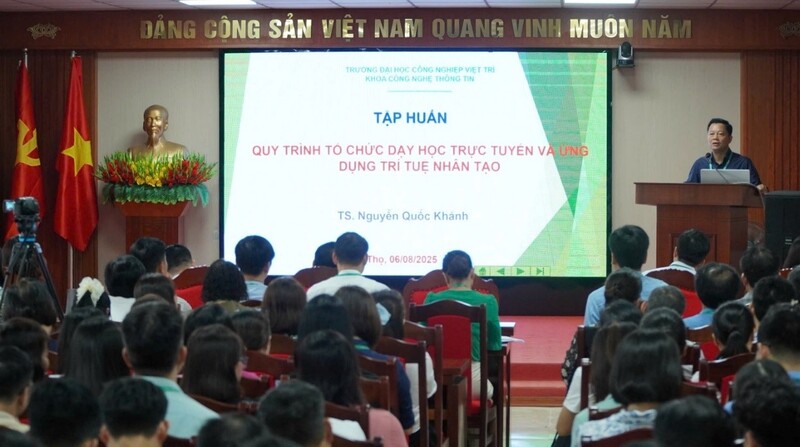 Chương trình tập huấn quy trình tổ chức dạy học trực tuyến và ứng dụng trí tuệ nhân tạo cho toàn thể giảng viên, viên chức nhà trường