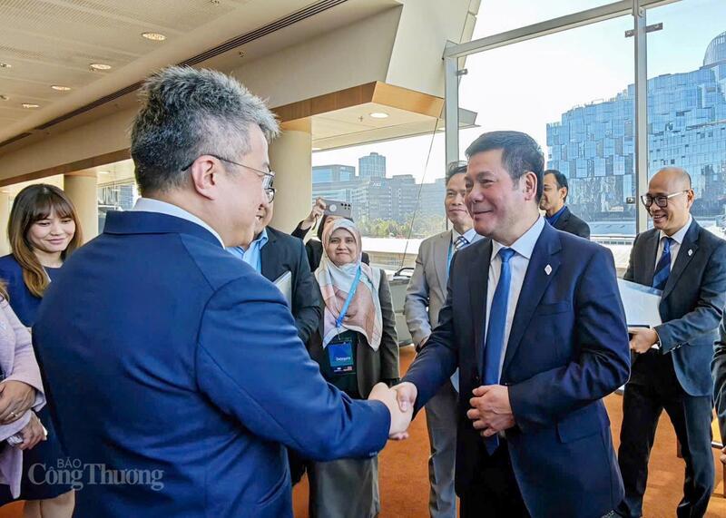 Фотосерія: Міністр Нгуєн Хонг Дьєн відвідав Конференцію з питань торгівлі та інвестиційного діалогу CPTPP-ASEAN - 7