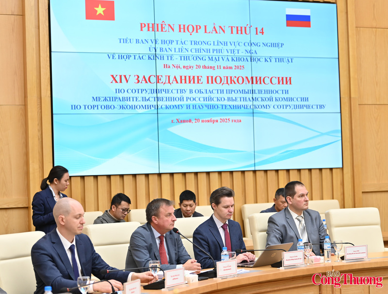 Các đại biểu phía Liên bang Nga tham dự Phiên họp lần thứ 14 Tiểu ban hợp tác về công nghiệp trong khuôn khổ Uỷ ban Liên Chính phủ Việt Nam - Liên bang Nga.