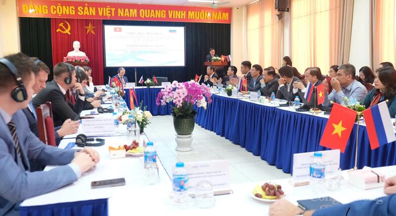 Diễn đàn khoa học Việt - Nga về xúc tiến công nghiệp, công nghệ và đổi mới sáng tạo. Ảnh: Lê An
