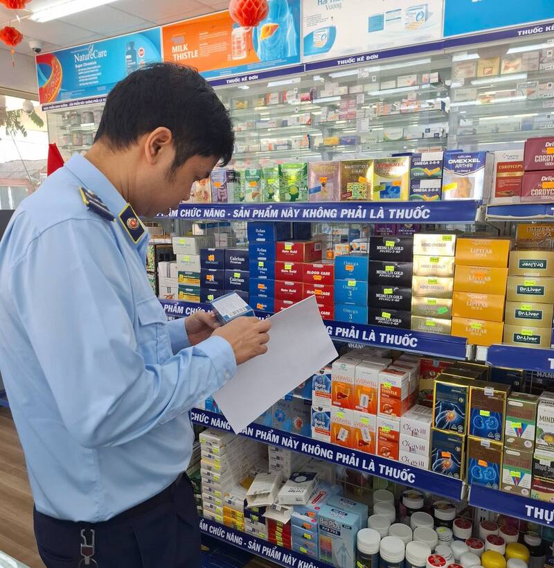 Trong tháng 11, lực lượng Quản lý thị trường Lào Cai xử lý nhiều vụ buôn bán hàng hóa giả mạo nhãn hiệu. Ảnh: CTTĐTLC