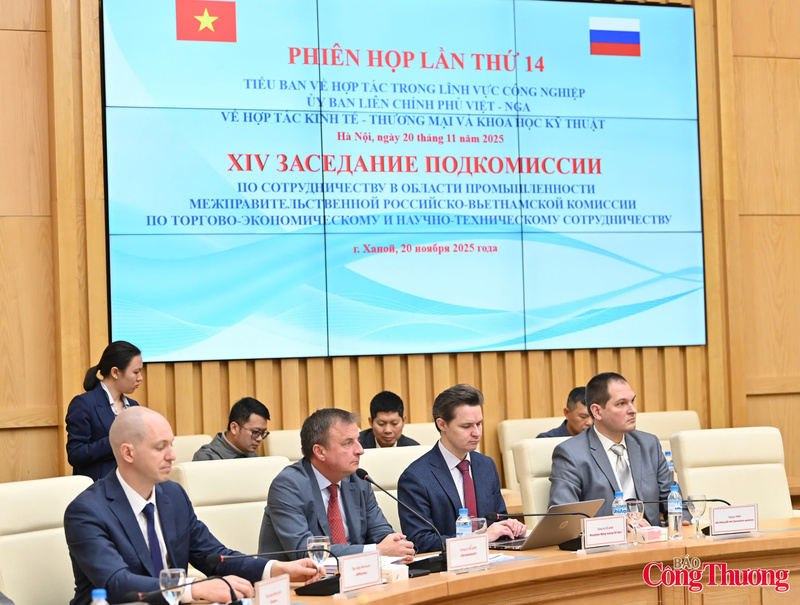 Các đại biểu phía Nga tham dự sự kiện. Ảnh: Nam Nguyễn