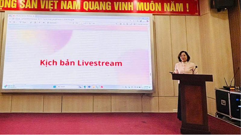 Bà Nguyễn Phương Ly, Phó Trưởng phòng Thông tin Dịch vụ và Đào tạo, Trung tâm Phát triển Thương mại điện tử và Công nghệ số - eComDX (Cục Thương mại điện tử và Kinh tế số, Bộ Công Thương).