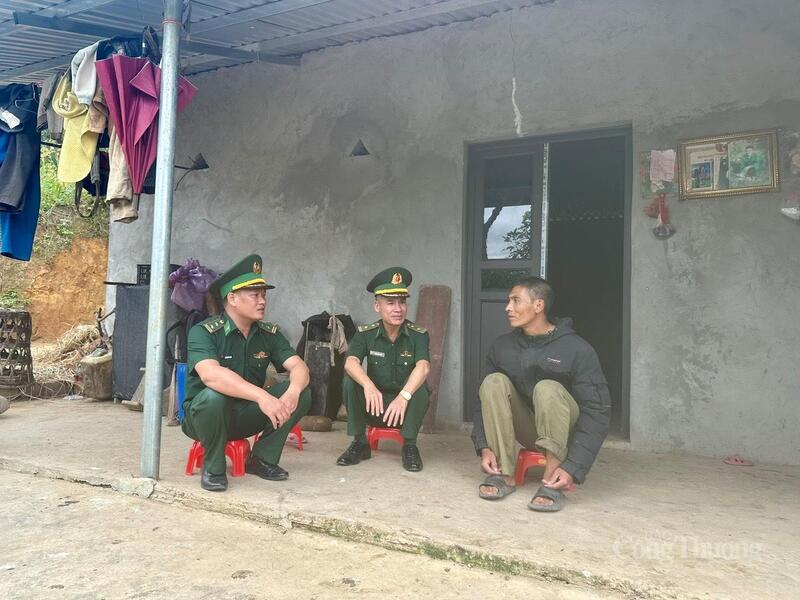 Thần tốc 20 ngày, các chiến sĩ Đồn Biên phòng Sì Lờ Lẩu đã giúp gia đình anh Phu Mờ Đô cùng nhiều gia đình trong bản xây dựng xong ngôi nhà mới.