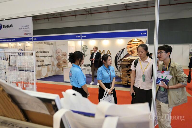 Các gian hàng tại triển lãm