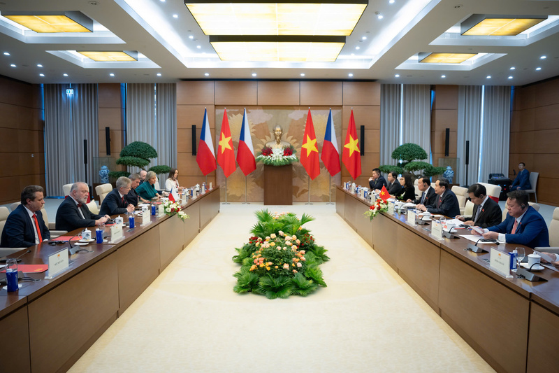 Quang cảnh hội đàm. Ảnh: VPQH