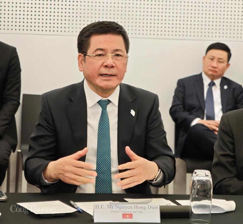 Bộ trưởng Nguyễn Hồng Diên phát biểu tại buổi làm việc. Ảnh: Nguyên Minh