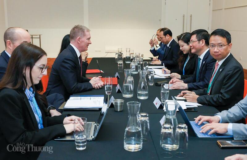 Quang cảnh buổi làm việc. Ảnh: Nguyên Minh