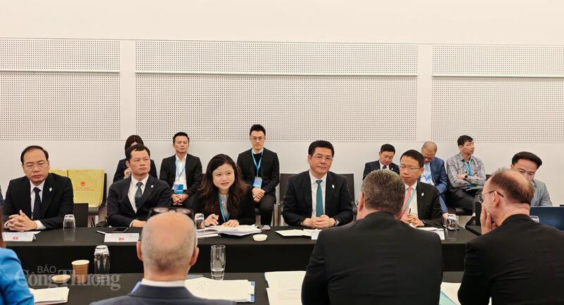 Buổi làm việc diễn ra trong không khí cởi mở và hợp tác. Ảnh: Nguyên Minh