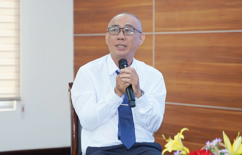 PGS.TS Ngô Đại Nghiệp - Trưởng phòng Quan hệ đối ngoại Trường Đại học Khoa học Tự nhiên. Ảnh: Minh Khuê.