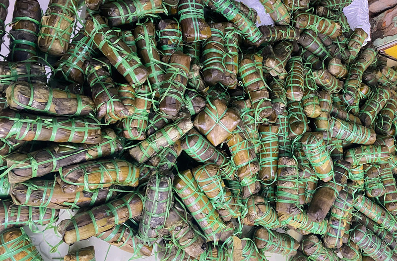 Hàng trăm đòn bánh chưng sẵn sàng tiếp tế cho bà con 2 tỉnh Đắk Lắk và Gia Lai