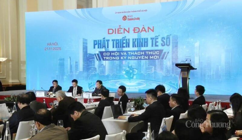 Diễn đàn “Phát triển kinh tế số: Cơ hội và thách thức trong kỷ nguyên mới” quy tụ nhiều chuyên gia, nhà khoa học, nhà quản lý tham gia đóng góp ý kiến. Ảnh: H.S
