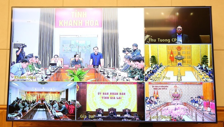 Các điểm cầu trực tuyến tại cuộc họp khẩn về tình hình và các giải pháp cấp bách ứng phó mưa lũ, thiên tai trên địa bàn một số tỉnh miền Trung - Ảnh VGP/Đình Hải