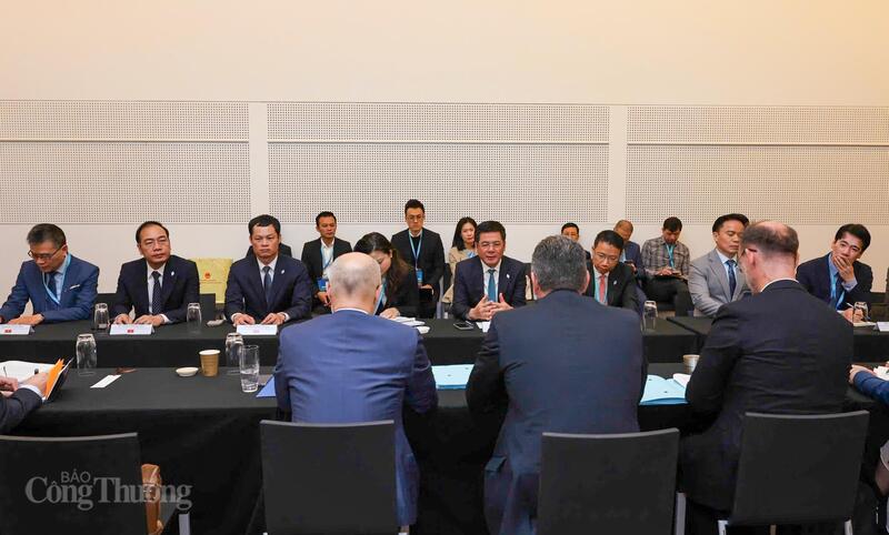 Chùm ảnh: Bộ trưởng Nguyễn Hồng Diên làm việc với Cao uỷ Thương mại EU Maros Sefcovic - 7