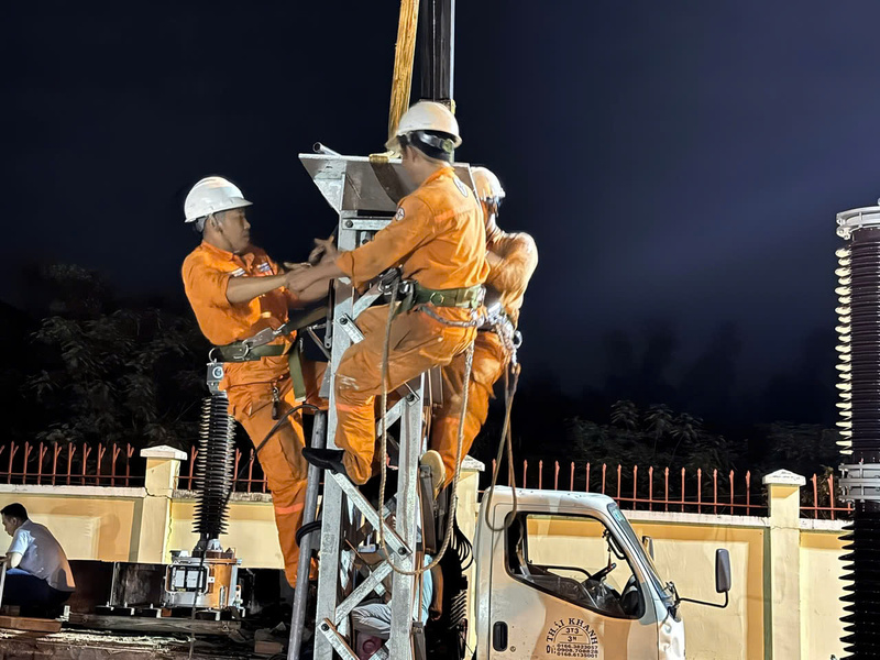 Cán bộ, công nhân viên Công ty Thủy điện An Khê - Ka Nak hăng say lao động, nỗ lực vận hành an toàn, hiệu quả