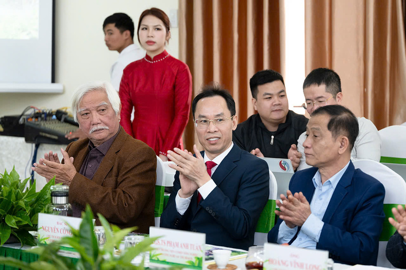 Các chuyên gia tham dự hội thảo. Ảnh: Minh Thành