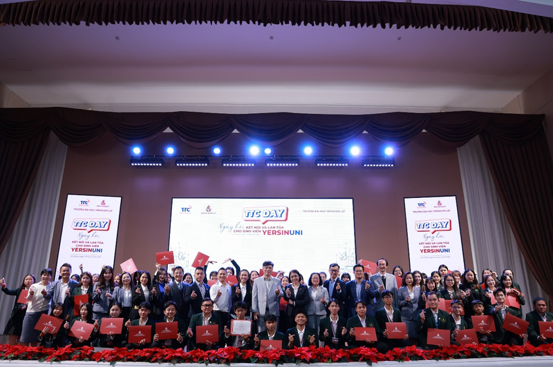 Học bổng khuyến học “TTC - Nâng bước thành công” đã được trao tặng đến 50 sinh viên của Trường Đại học Yersin Đà Lạt