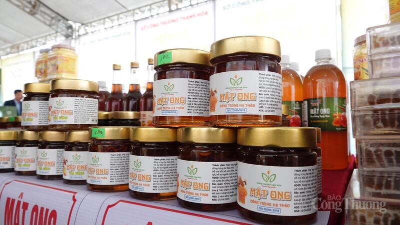 Phiên chợ đã quy tụ nhiều sản phẩm sạch, có nguồn gốc xuất xứ rõ ràng