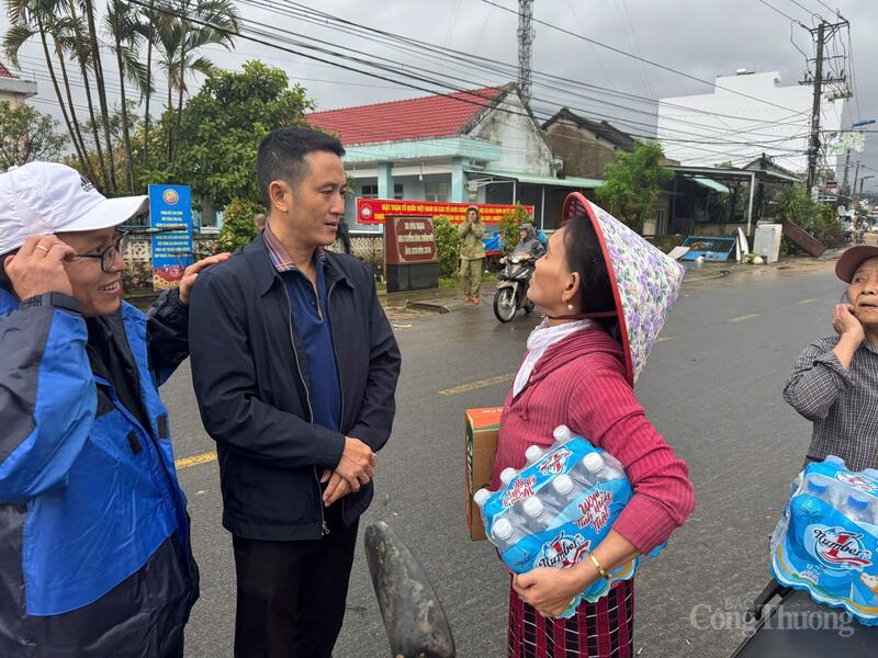 Người dân xã Hòa Thịnh chia sẻ với phóng viên Báo Công Thương
