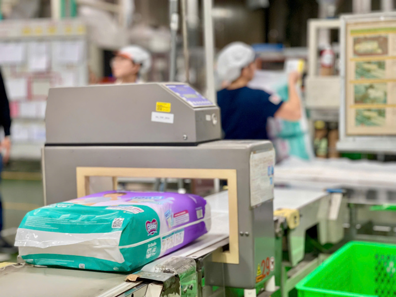 Cận cảnh quy trình sản xuất tại nhà máy Diana Unicharm. Ảnh: Đ.N