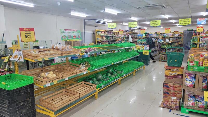 Gian hàng bán rau xanh của Bách hóa Xanh hết sạch.