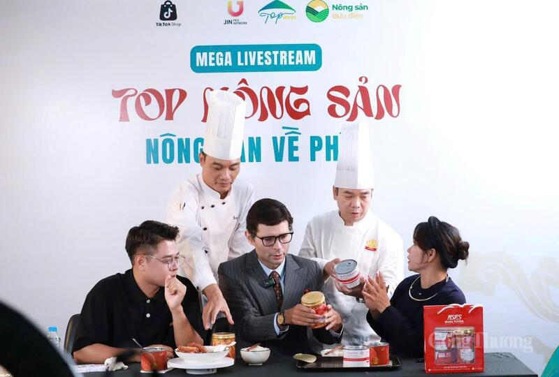 Các hoạt động quảng bá trên nền tảng số sẽ giúp nông sản Việt tiếp cận gần hơn với người tiêu dùng trong và ngoài nước. Ảnh. N.H.