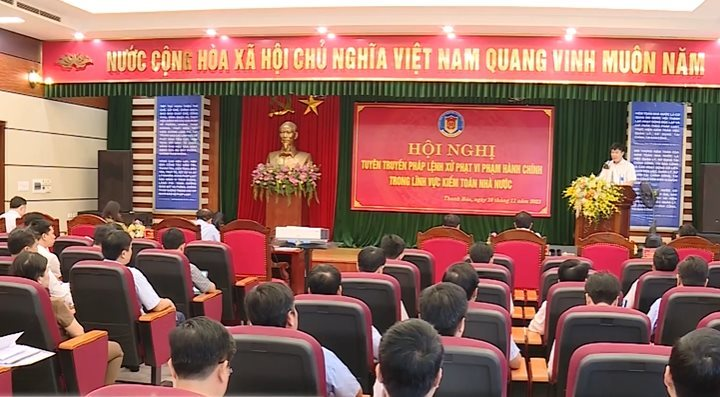 Pháp lệnh Xử phạt vi phạm hành chính trong lĩnh vực Kiểm toán nhà nước là cơ sở quan trọng trong việc nâng cao hiệu lực hoạt động kiểm toán của ngành. Ảnh: TS