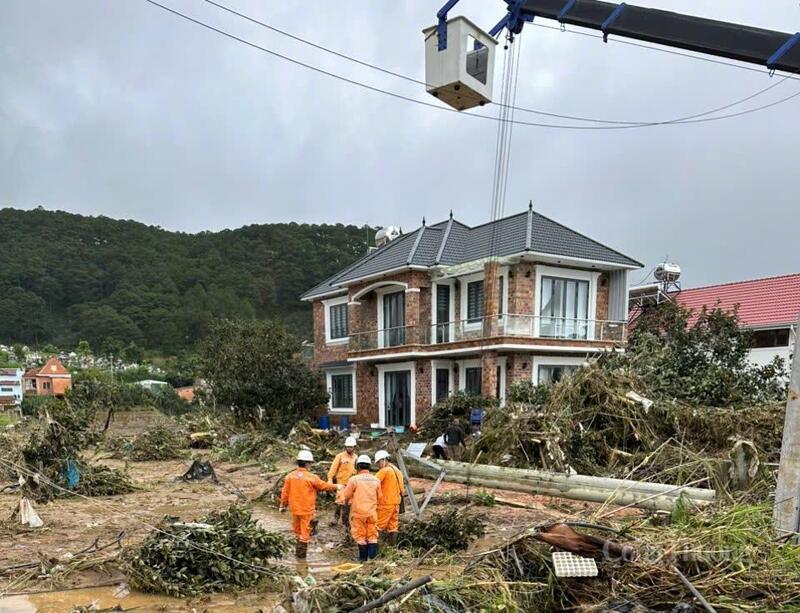 Mưa lũ lịch sử khiến nhiều nhà dân xã D'ran và các xã lân cận chịu ảnh hưởng nặng nề. Ảnh: Lê Sơn.