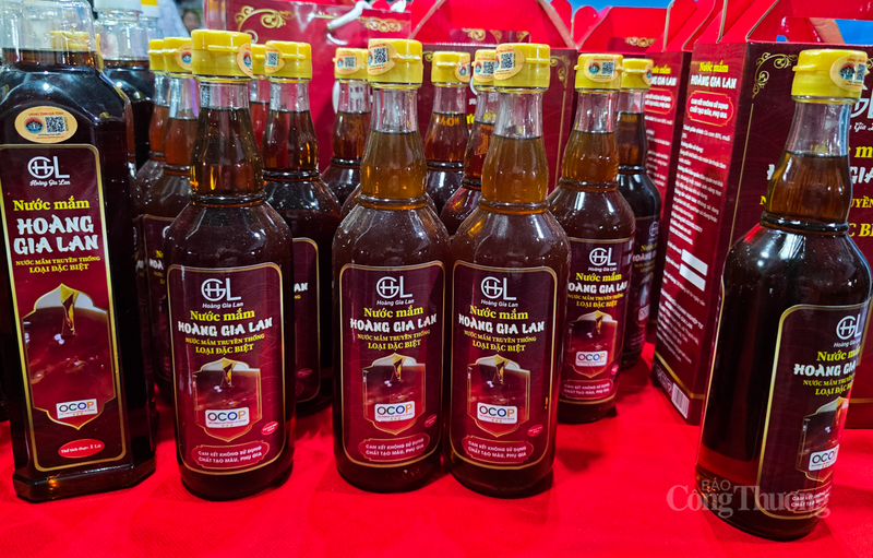 Đặc sản Hà Tĩnh 'đắt khách' mua tại Hội chợ Bắc Trung Bộ - 3