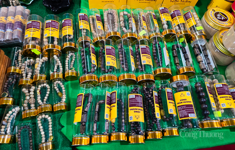 Đặc sản Hà Tĩnh 'đắt khách' mua tại Hội chợ Bắc Trung Bộ - 4