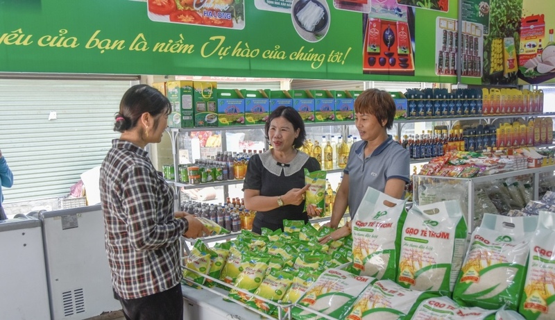 Nhiều sản phẩm nông sản OCOP tỉnh Quảng Ninh bán tại các hội chợ.