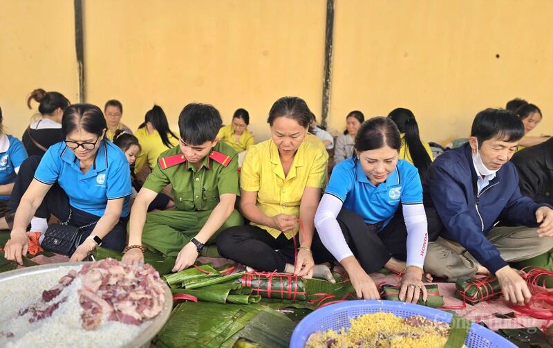 Người dân Gia Lai đỏ lửa thâu đêm, gói nghĩa tình gửi về vùng rốn lũ - 5