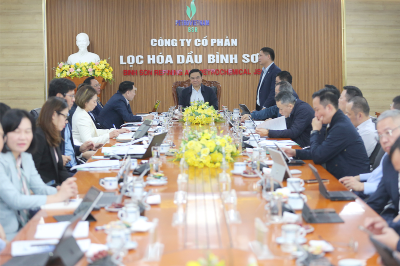 Chủ tịch HĐQT BSR Bùi Ngọc Dương báo cáo tại buổi làm việc (Ảnh: BSR)