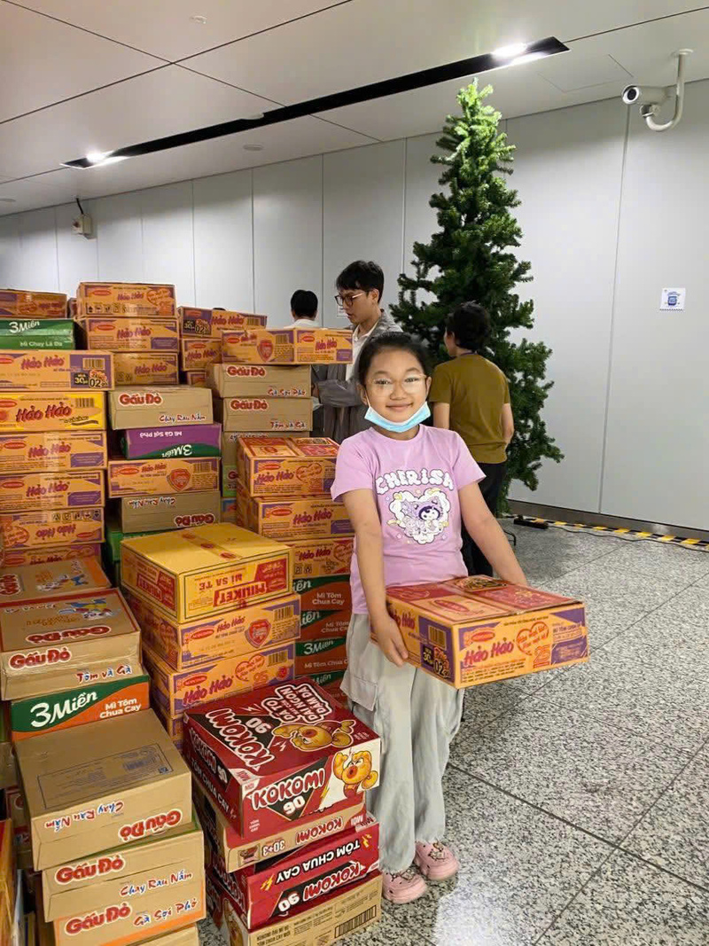 Cộng đồng và doanh nghiệp chung sức tiếp lực miền Trung khắc phục hậu quả mưa lũ - 2