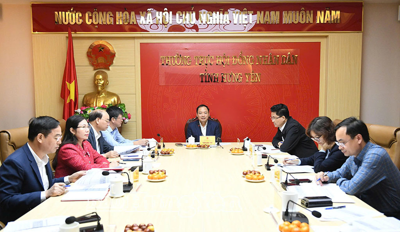 Đồng chí Trần Quốc Văn, Phó Bí thư Tỉnh ủy, Chủ tịch HĐND tỉnh chủ trì hội nghị. Ảnh: Báo Hưng Yên