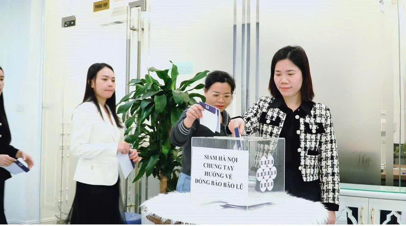 Toàn thể cán bộ nhân viên đã hưởng ứng quyên góp ủng hộ đồng bào miền Trung và Tây Nguyên chịu ảnh hưởng bởi bão lũ.