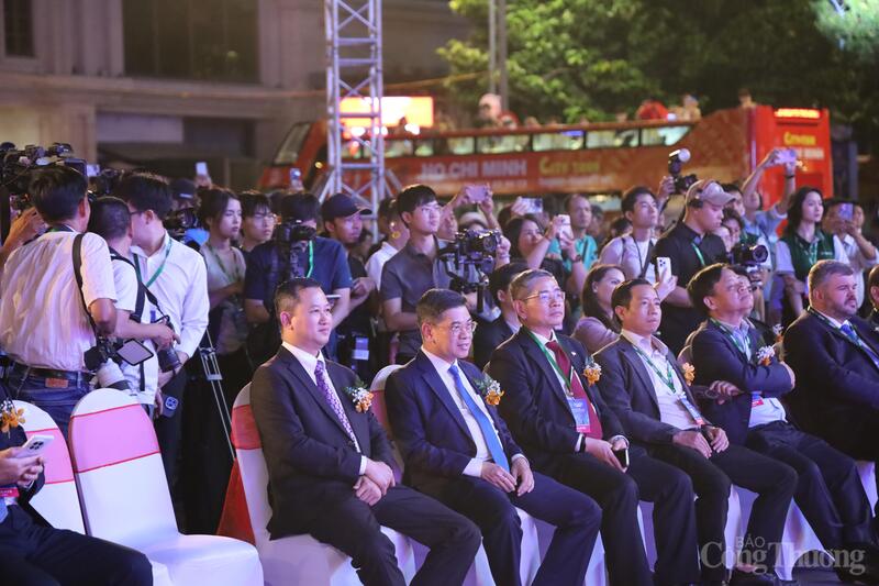 الوفود المشاركة في حفل الافتتاح