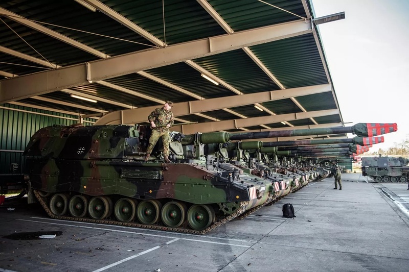 PzH 2000 este considerat de NATO ca fiind unul dintre cele mai eficiente tunuri autopropulsate. Foto: Armată