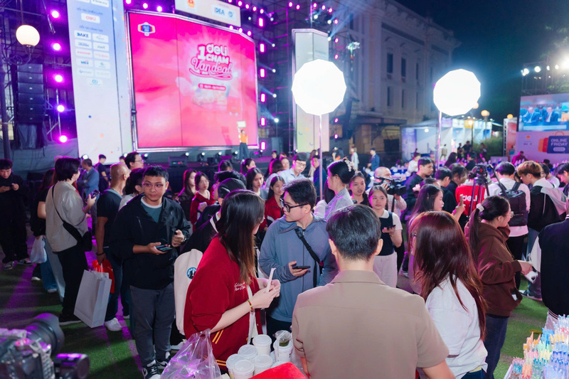 Với việc phát trực tiếp từ cửa hàng, hội chợ hay sự kiện, các sản phẩm địa phương có cơ hội tới tay khách hàng ở khắp các tỉnh, thành.