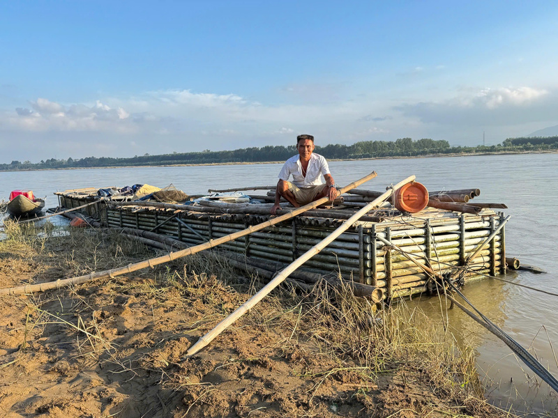 Nhờ được hỗ trợ vốn vay ưu đãi, mô hình nuôi cá lồng bè của ông Trần Thanh Hòa đang phát huy hiệu quả, mang lại lợi ích kinh tế cao