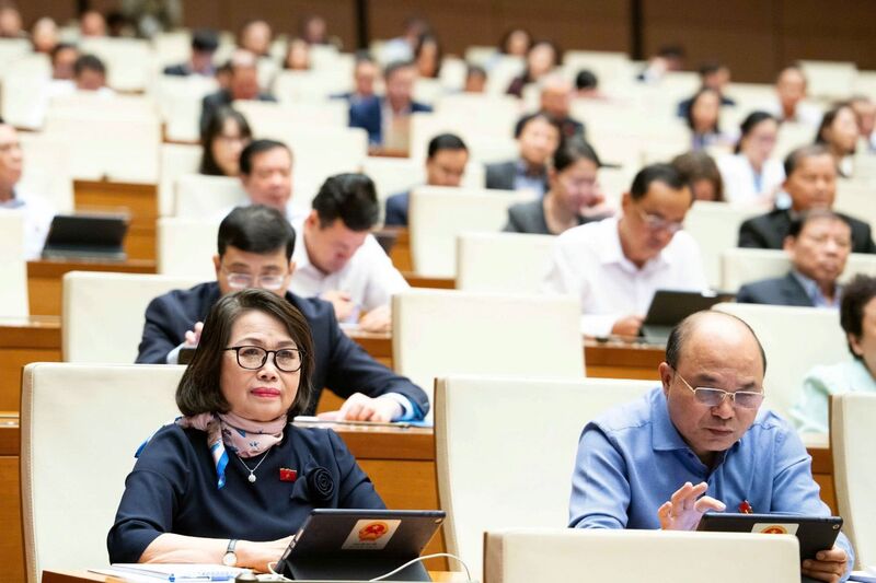 November 26-án délután az Országgyűlés tárgyalt a teremben. Fotó: NA