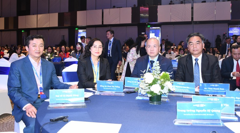 Thứ trưởng Bộ Công Thương Phan Thị Thắng tham dự sự kiện. Ảnh: Thanh Minh