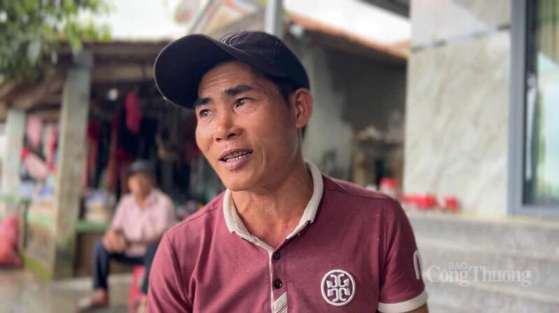 Anh Định Xuân Sơn chia sẻ câu chuyện cứu người của anh Hồ Chí Liện và anh Đỗ Ngọc Tăng với phóng viên Báo Công Thương