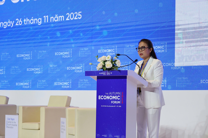 Bà Đặng Minh Phương, Chủ tịch Hiệp hội Logistics và Cảng biển TP. Hồ Chí Minh phát biểu tại phiên thảo luận. Ảnh: Hoàng Chiến