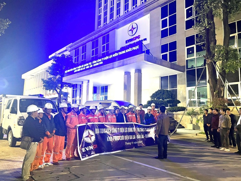 Lực lượng PC Quảng Trị ngay trong đêm lên đường hỗ trợ bà con nhân dân vùng lũ